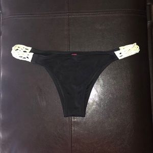 Cheeky bikini bottom